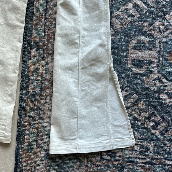 Cinq à Sept's Hyalie slit flare jeans 💎 - Picture 7 of 15